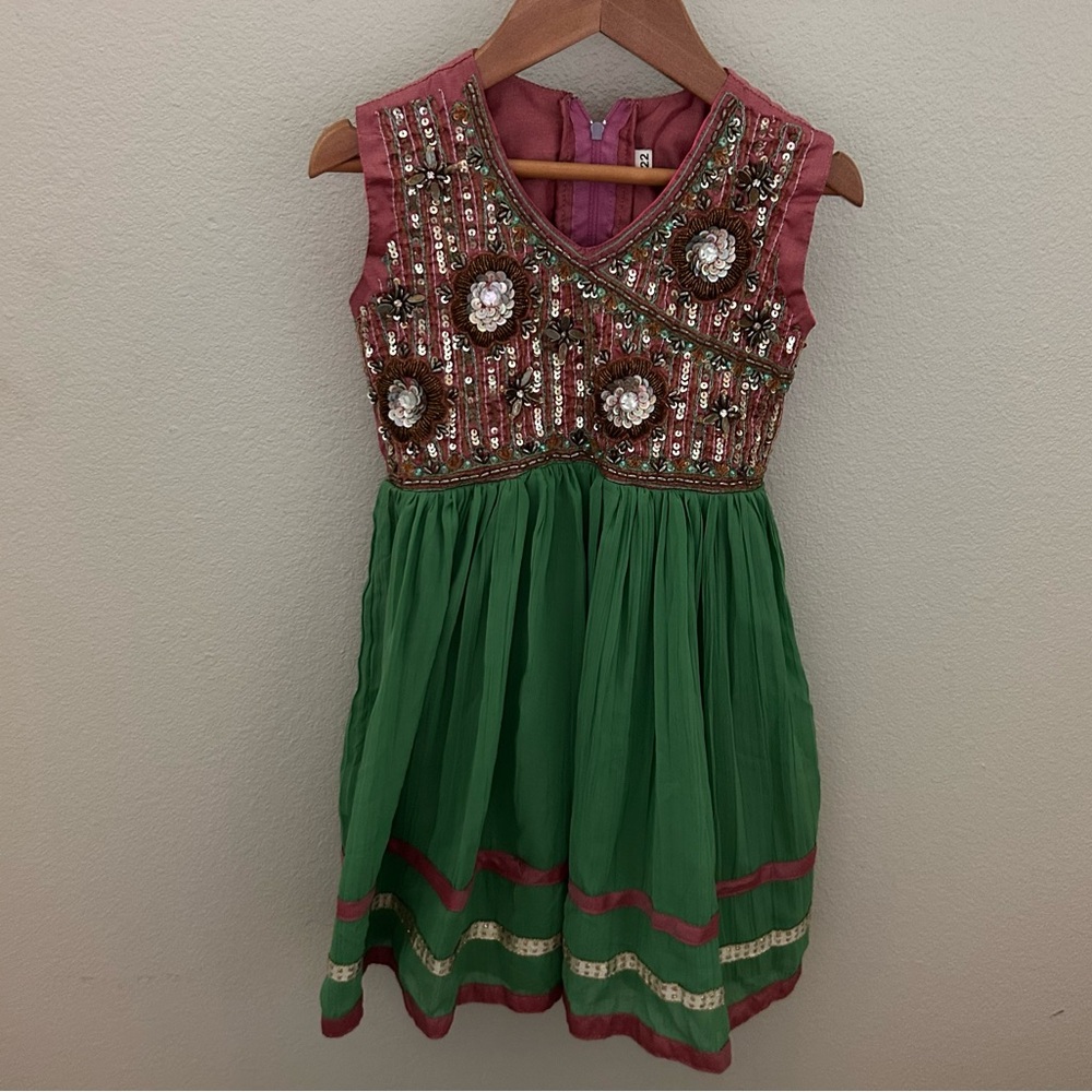 🌿Embellished Pink and Green Party Dress size‎ 3T/22
